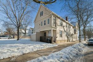 featured image of 1734 W Clarke St