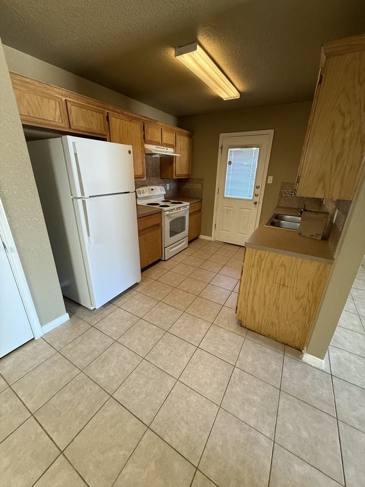 2607 Cody Poe Rd #B - Photo 4 of 12