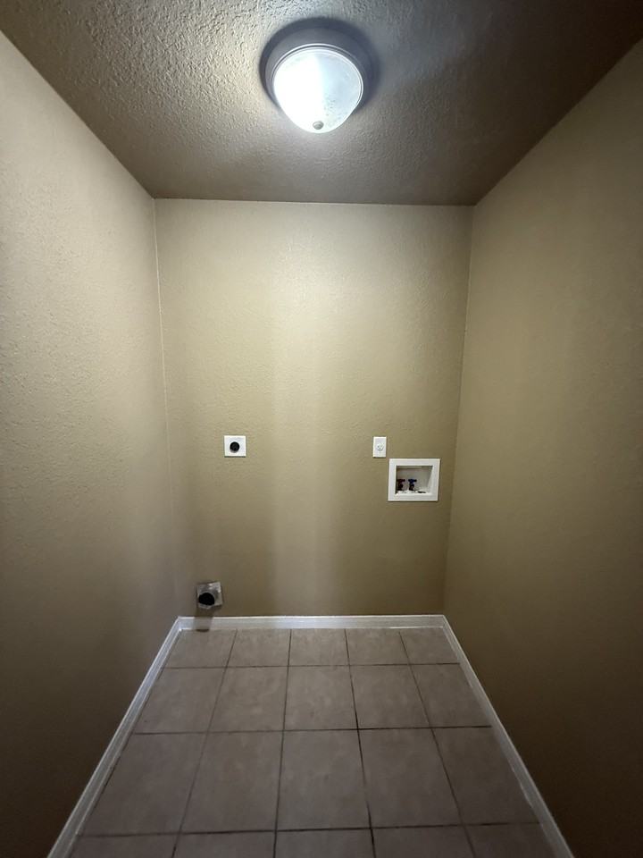 2607 Cody Poe Rd #B - Photo 7 of 12