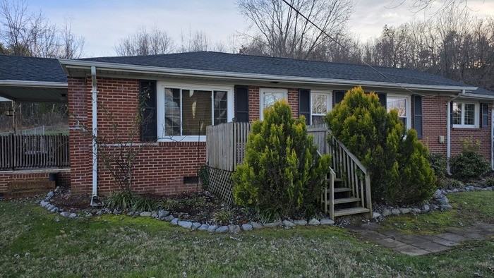 744 S Austin Springs Rd - Photo 2 of 13