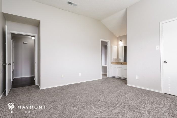 827 Bentle St - Photo 6 of 12