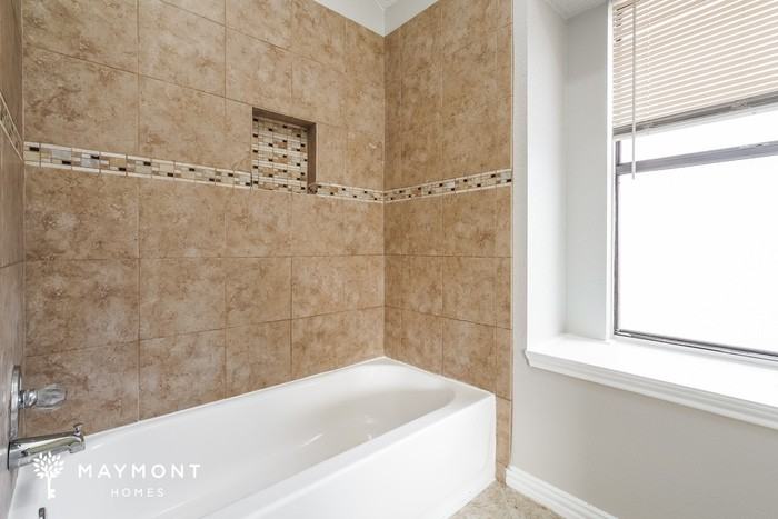 827 Bentle St - Photo 7 of 12