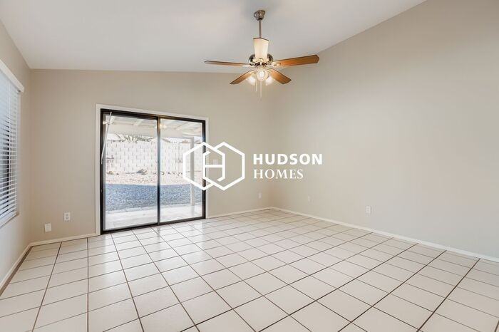 3128 W Robin Ln - Photo 7 of 29