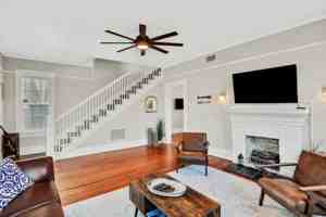 featured image of 1104 Lasalle St #1