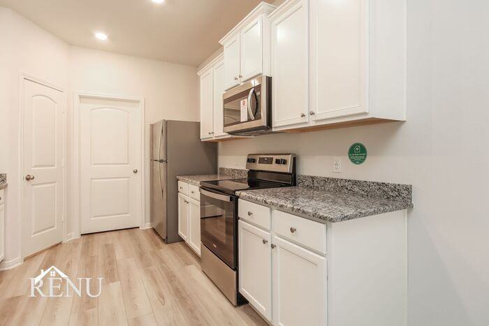 10466 Sweetwater Creek Dr - Photo 4 of 25