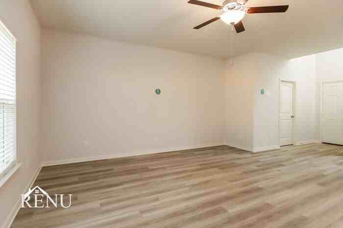 10466 Sweetwater Creek Dr - Photo 7 of 25