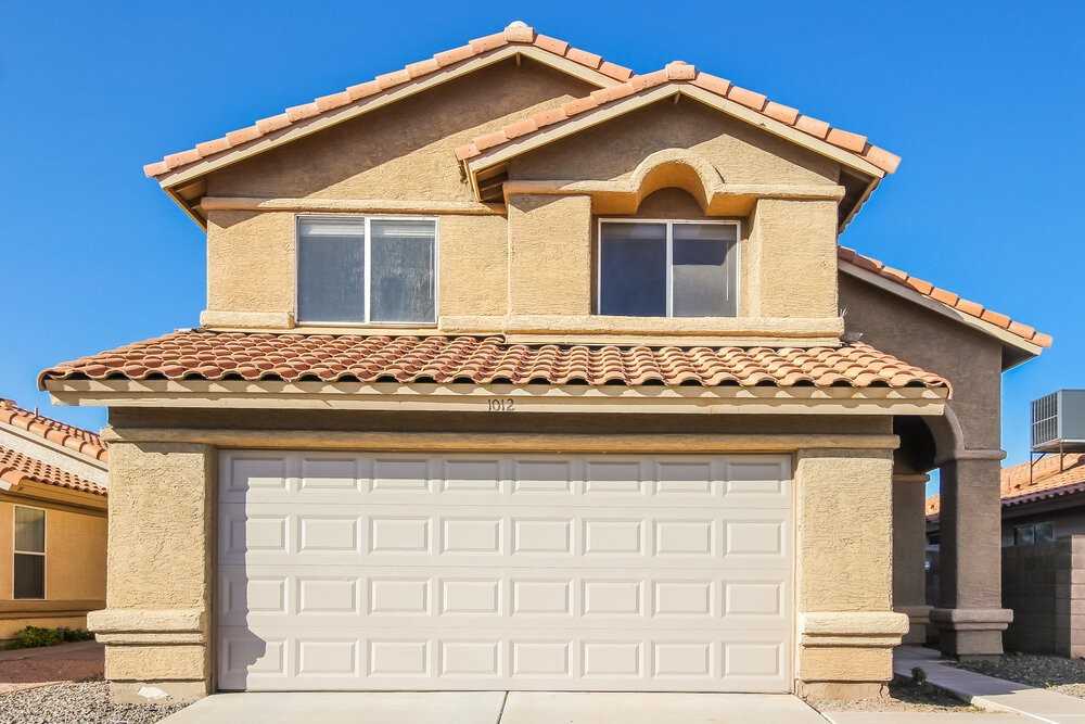 1012 N Blackstone Dr