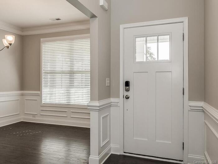 8810 Douglas Palace Ct - Photo 7 of 26