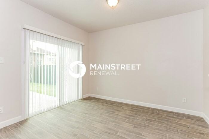 1954 Pin Oak Ln - Photo 5 of 19