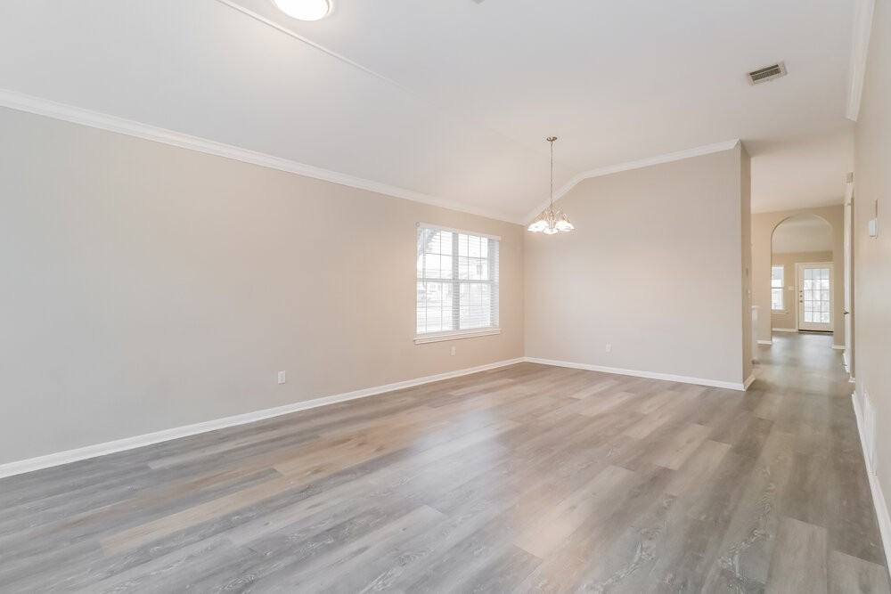 200 Woodstone Dr - Photo 3 of 16