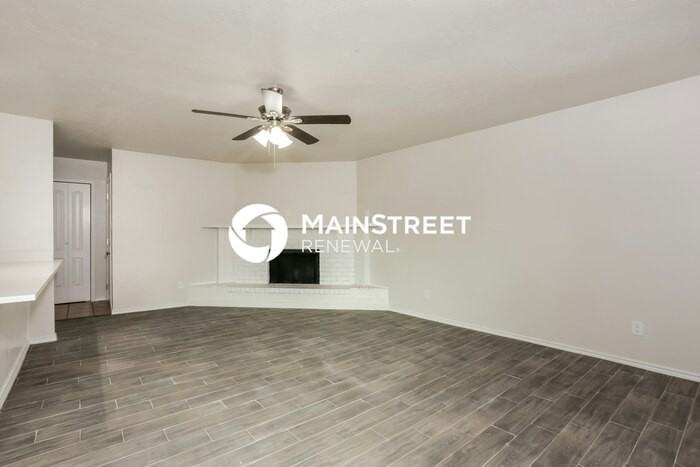 603 Woodcrest Way - Photo 2 of 18