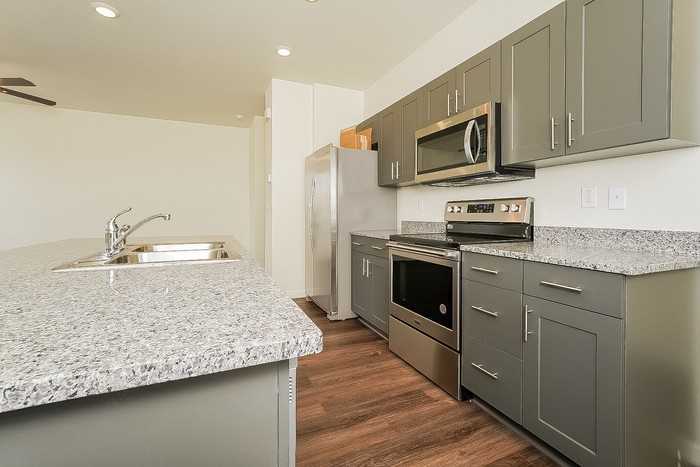 13405 Oneida Ln - Photo 6 of 15