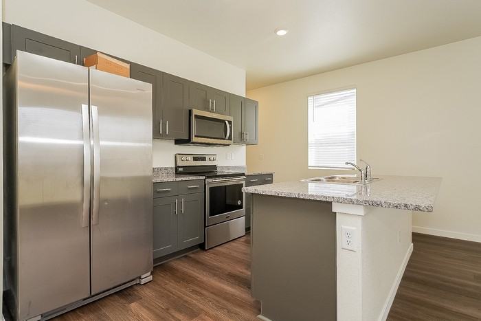 13405 Oneida Ln - Photo 7 of 15