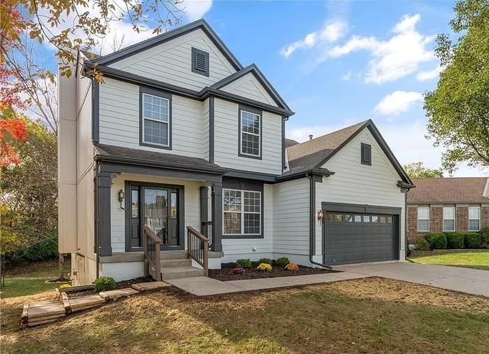 15457 W 155th Ter - Photo 2 of 37