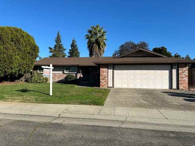 1646 Jerry Ave - Photo 2 of 32