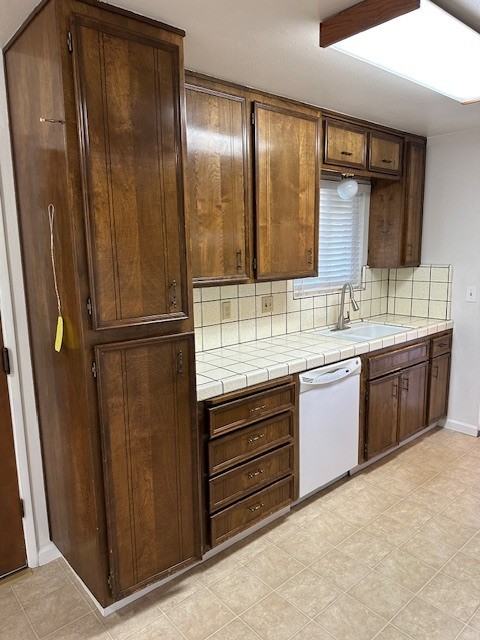 1646 Jerry Ave - Photo 4 of 32