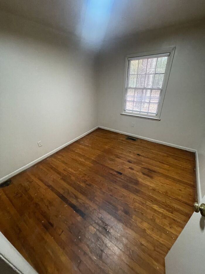 429 Rose Ln - Photo 3 of 13