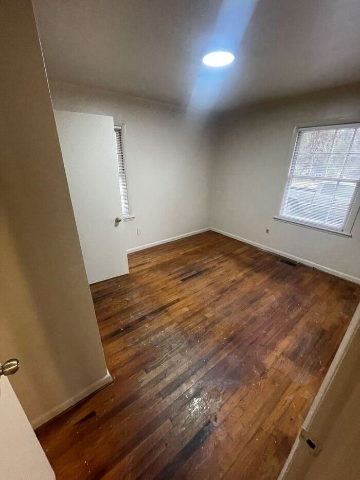 429 Rose Ln - Photo 5 of 13