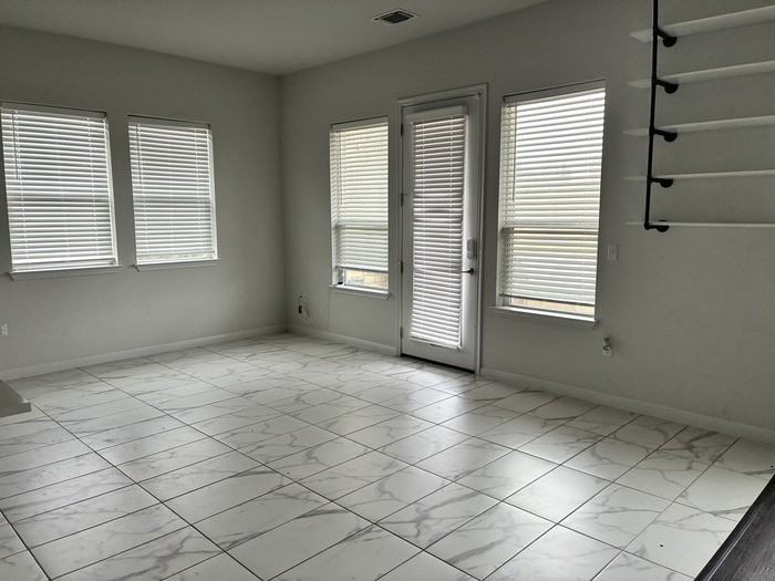 7800 Hillock Ter - Photo 3 of 23