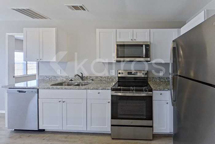 1401 Alpine Dr - Photo 7 of 21