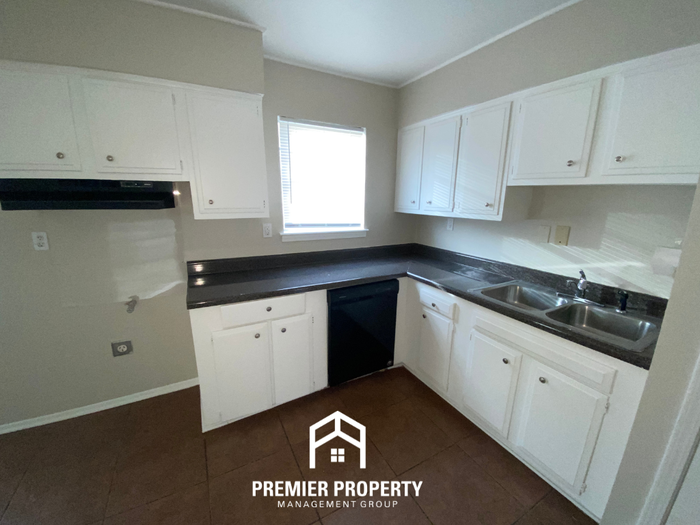 4155 Windermere Rd - Photo 4 of 15