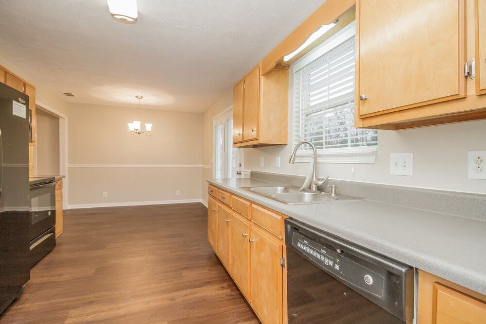 1211 Azure Way - Photo 5 of 15