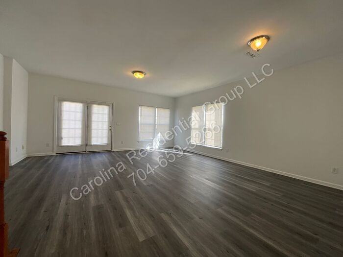 15709 Castle Watch Ave - Photo 7 of 17