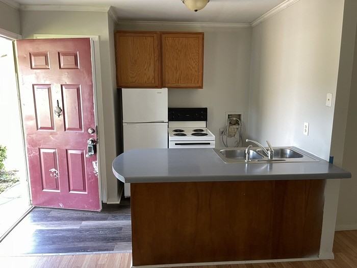 207 Cedar Dr #B - Photo 4 of 7