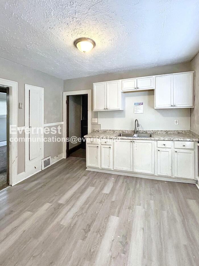 12110 Lenacrave Ave #2 - Photo 4 of 20