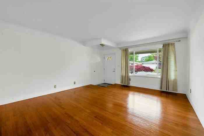 28314 James Dr - Photo 4 of 20