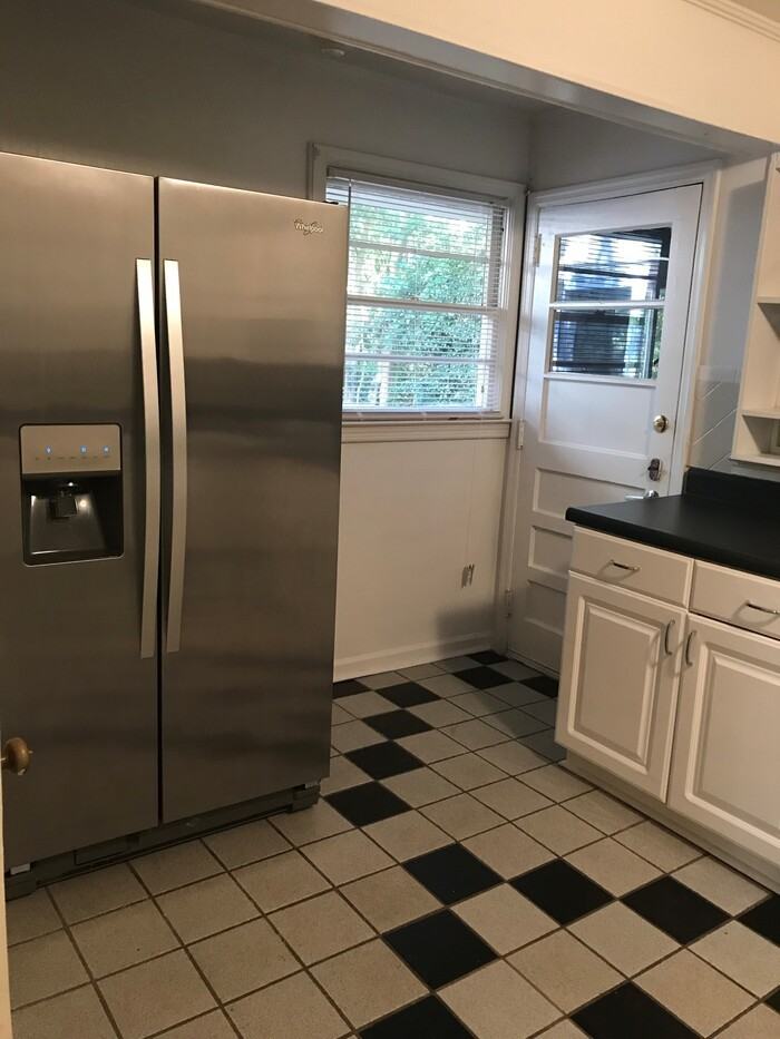 1933 Kilburn Dr Ne - Photo 4 of 9