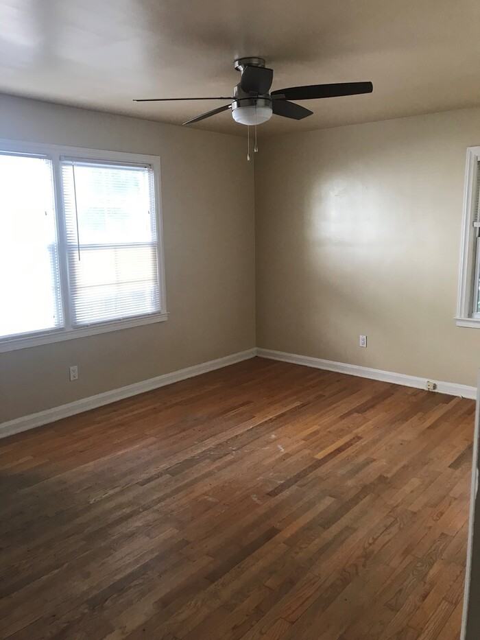 1933 Kilburn Dr Ne - Photo 6 of 9