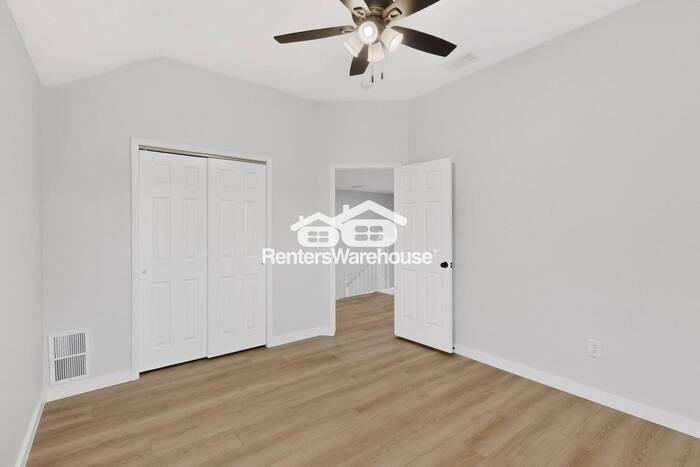 7208 Stoddard Ln - Photo 4 of 50