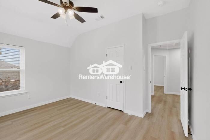 7208 Stoddard Ln - Photo 5 of 50