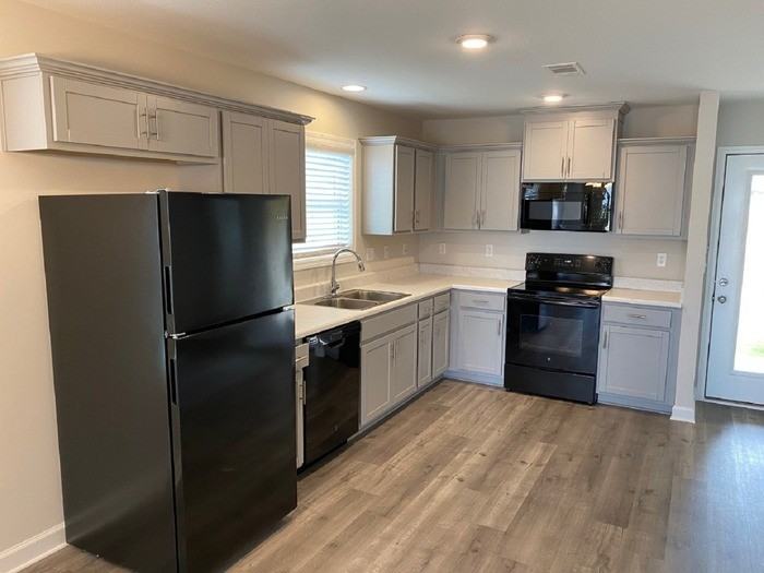 111 Wexford Way - Photo 5 of 12