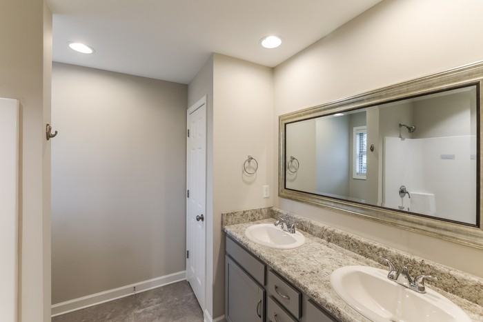 111 Wexford Way - Photo 7 of 12