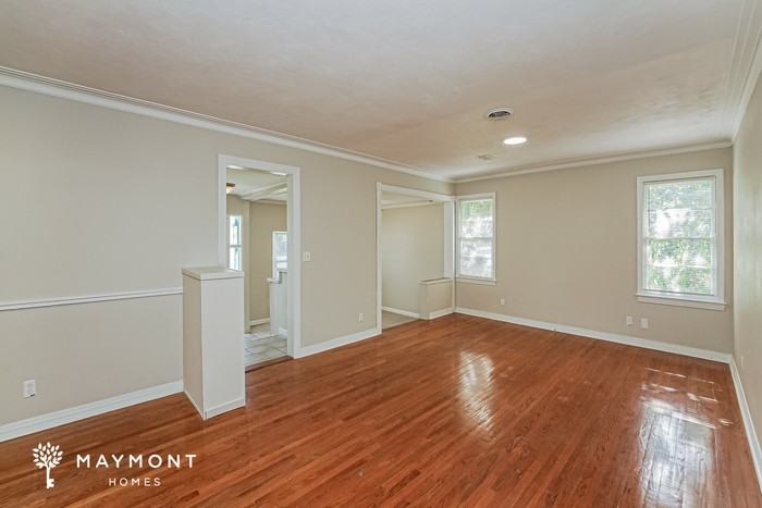 1716 Cordova Ave - Photo 4 of 12