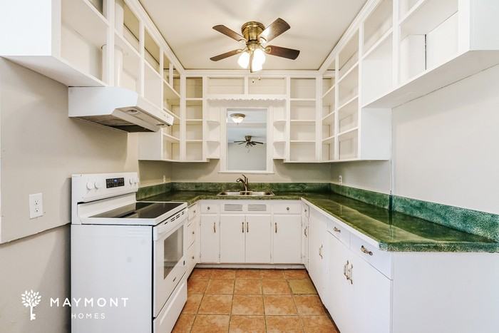 1716 Cordova Ave - Photo 5 of 12