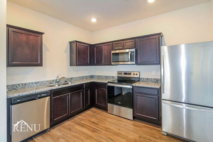 3085 Calcutta St - Photo 5 of 20