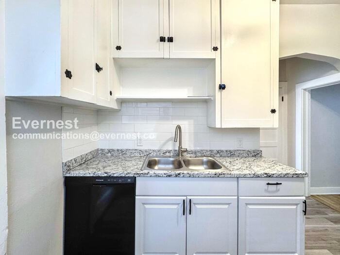 1147 N Marion St #1 - Photo 5 of 14