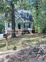 featured image of 1104 Oak Creek Trl Ne