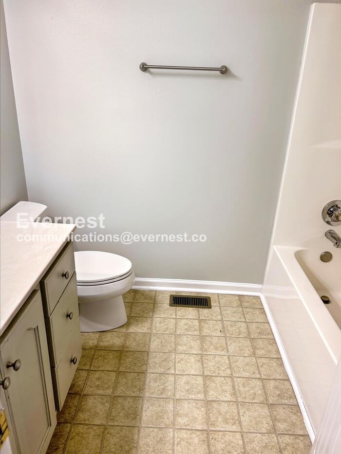 1104 Oak Creek Trl Ne - Photo 5 of 16