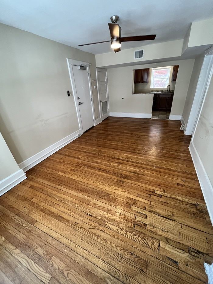 1217 Colonial Ave #A4 - Photo 3 of 13