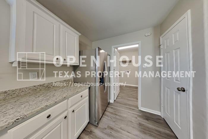 7203 Towering Pine Ln - Photo 6 of 22