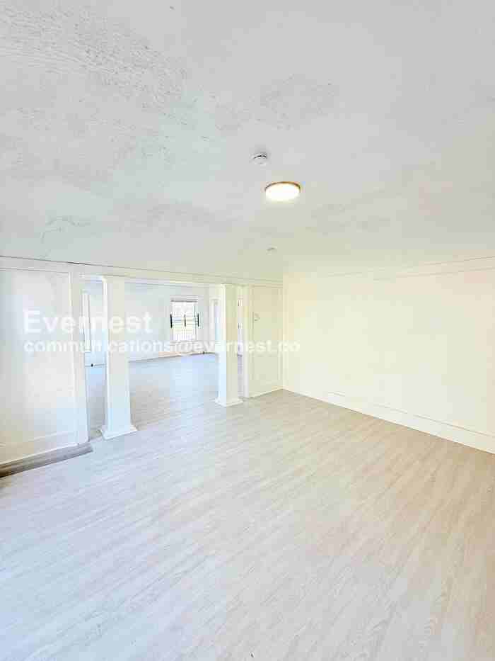 8939 Dexter Ave #A - Photo 4 of 26