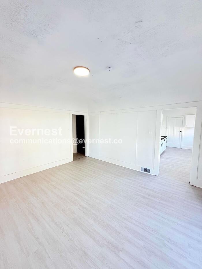 8939 Dexter Ave #A - Photo 5 of 26