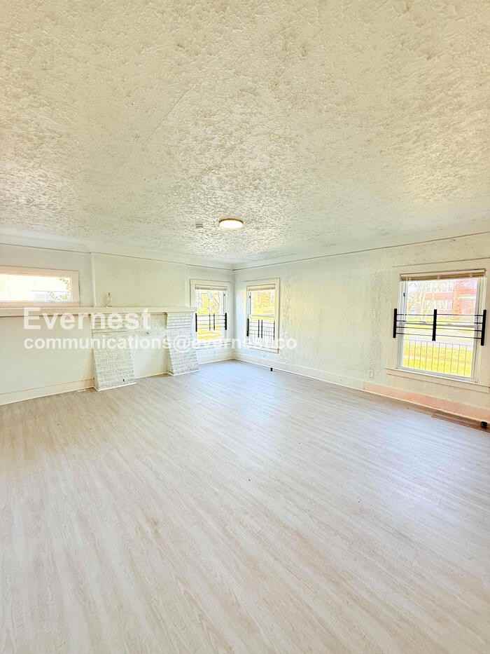 8939 Dexter Ave #A - Photo 7 of 26