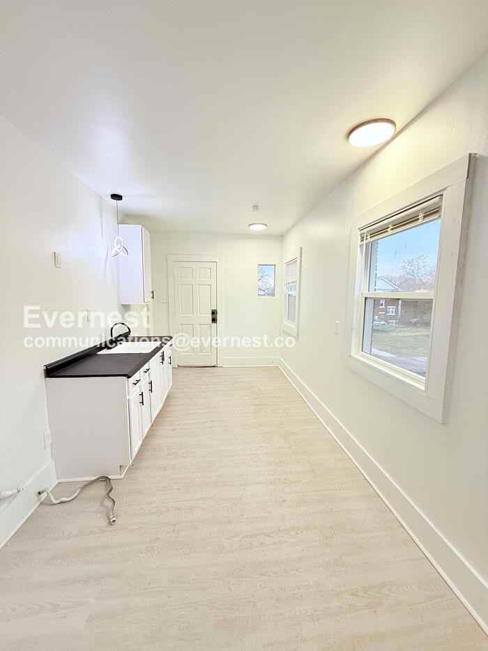 8939 Dexter Ave #B - Photo 2 of 27