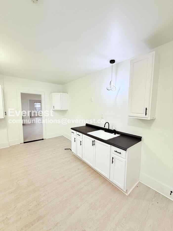 8939 Dexter Ave #B - Photo 3 of 27