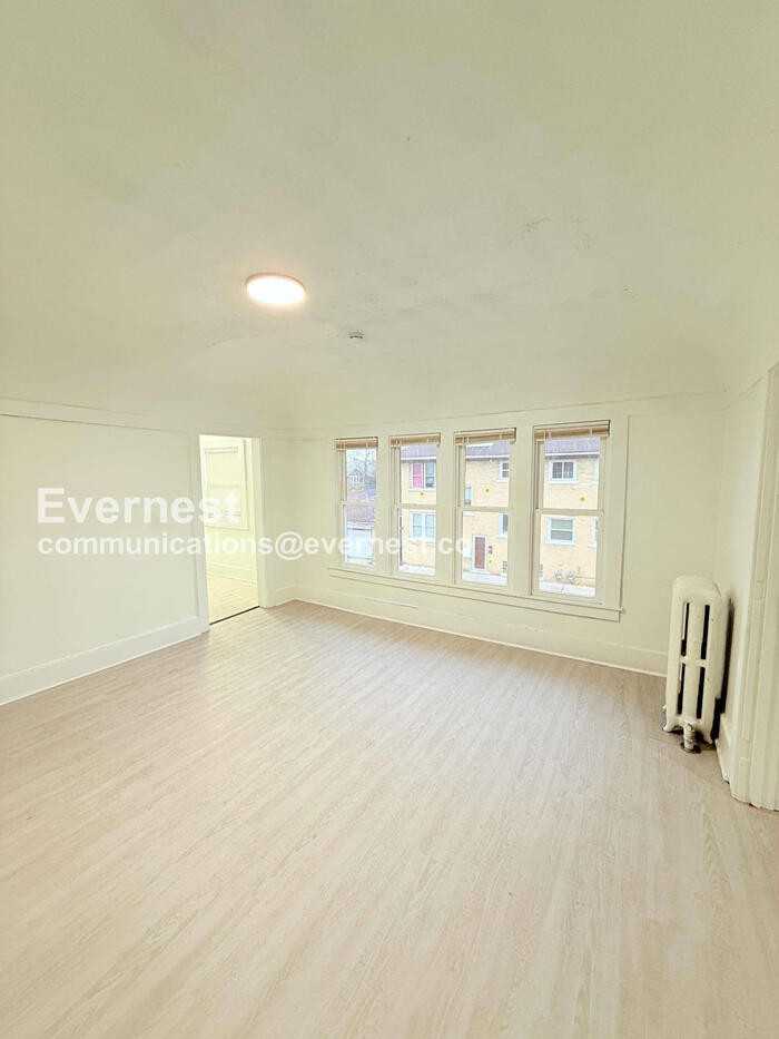 8939 Dexter Ave #B - Photo 7 of 27